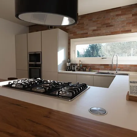 Guesthost- Exclusive With Private Garden * Padua