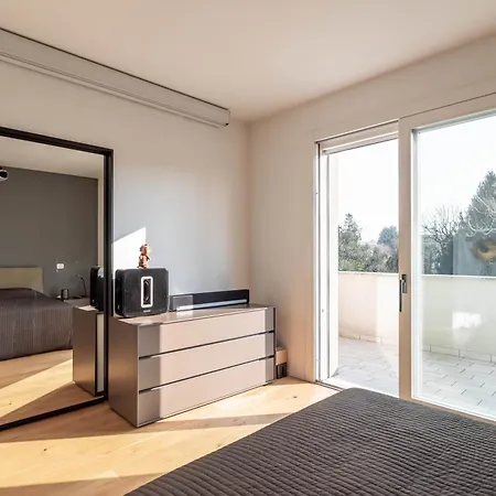 Guesthost- Exclusive With Private Garden Padua