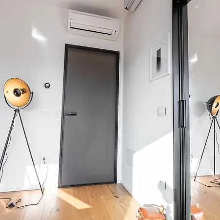 Guesthost- Exclusive With Private Garden Villa