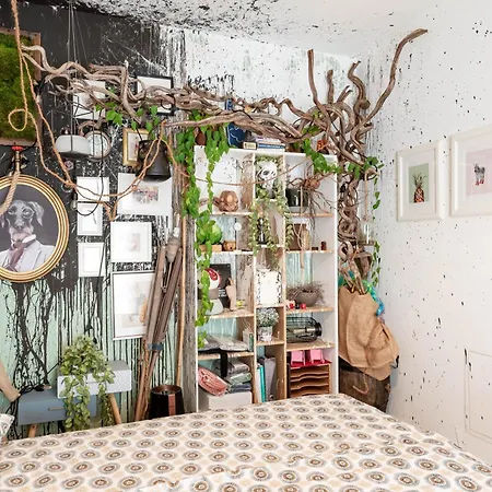 Villa Guesthost- Exclusive With Private Garden