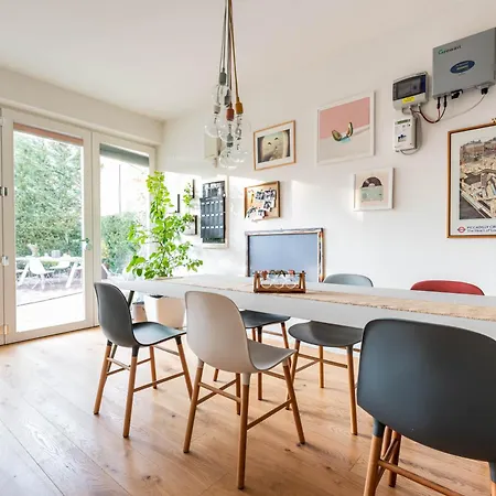 Villa Guesthost- Exclusive With Private Garden